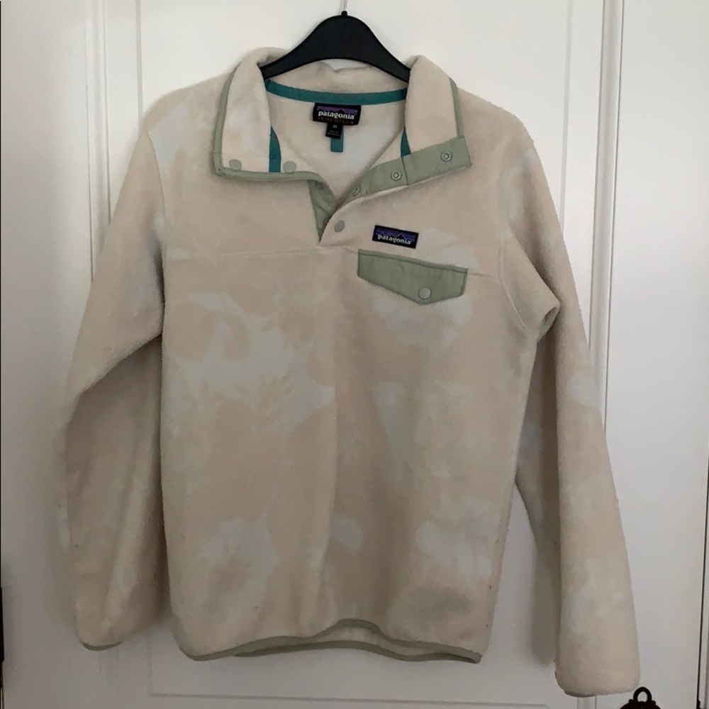Beige Patagonia Sweater